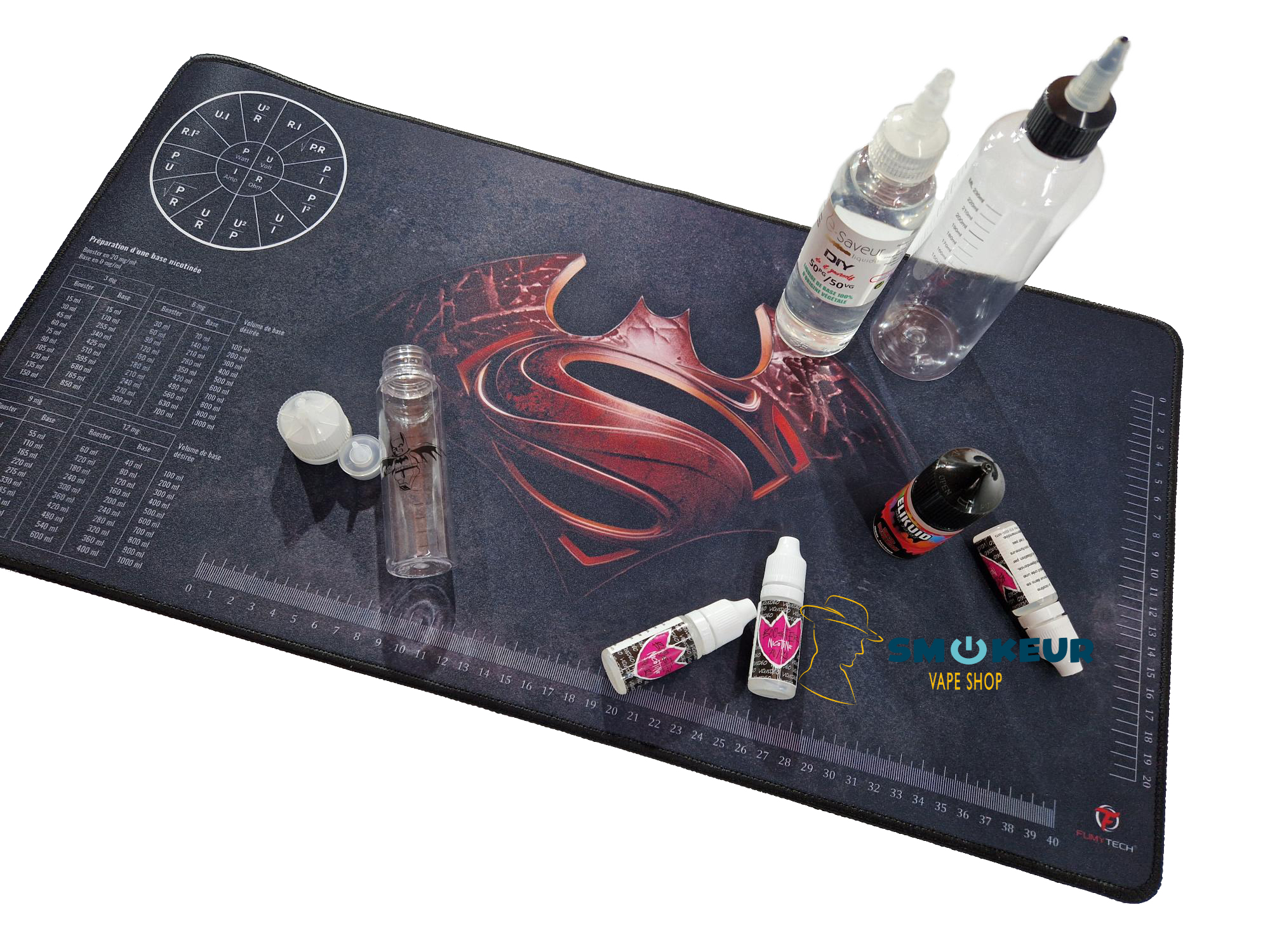 Tapis de Souris Vape Mate Superman vs Batman avec boosters, base, arôme et bouteilles de remplissage DIY